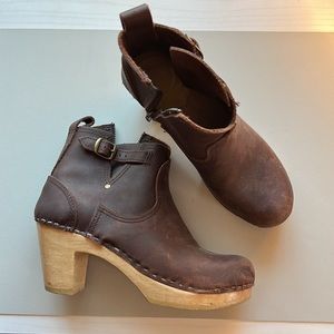 No. 6 boot. Size 38.